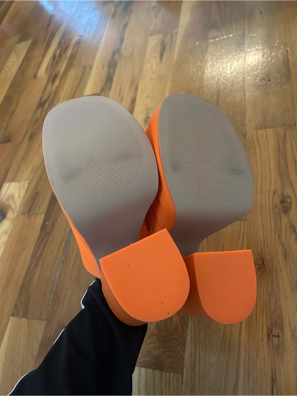 NIB Steve Madden Orange Platform Sandals - Picture 6 of 6